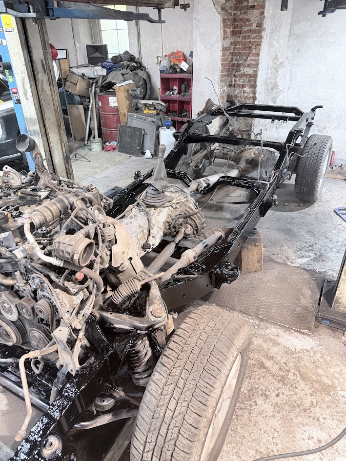 ošetřený rám antikorozním nástřikem Nissan Navara D40